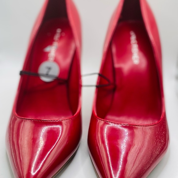 New Marc Fisher women's Red stiletto 4 inch pointed hill (155) - Picture 1 of 8